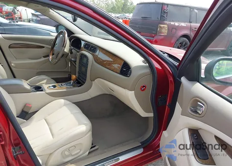 2004 Jaguar S-Type 4.2 z USA, uszkodzony, nr VIN SAJEA01U44HM96417